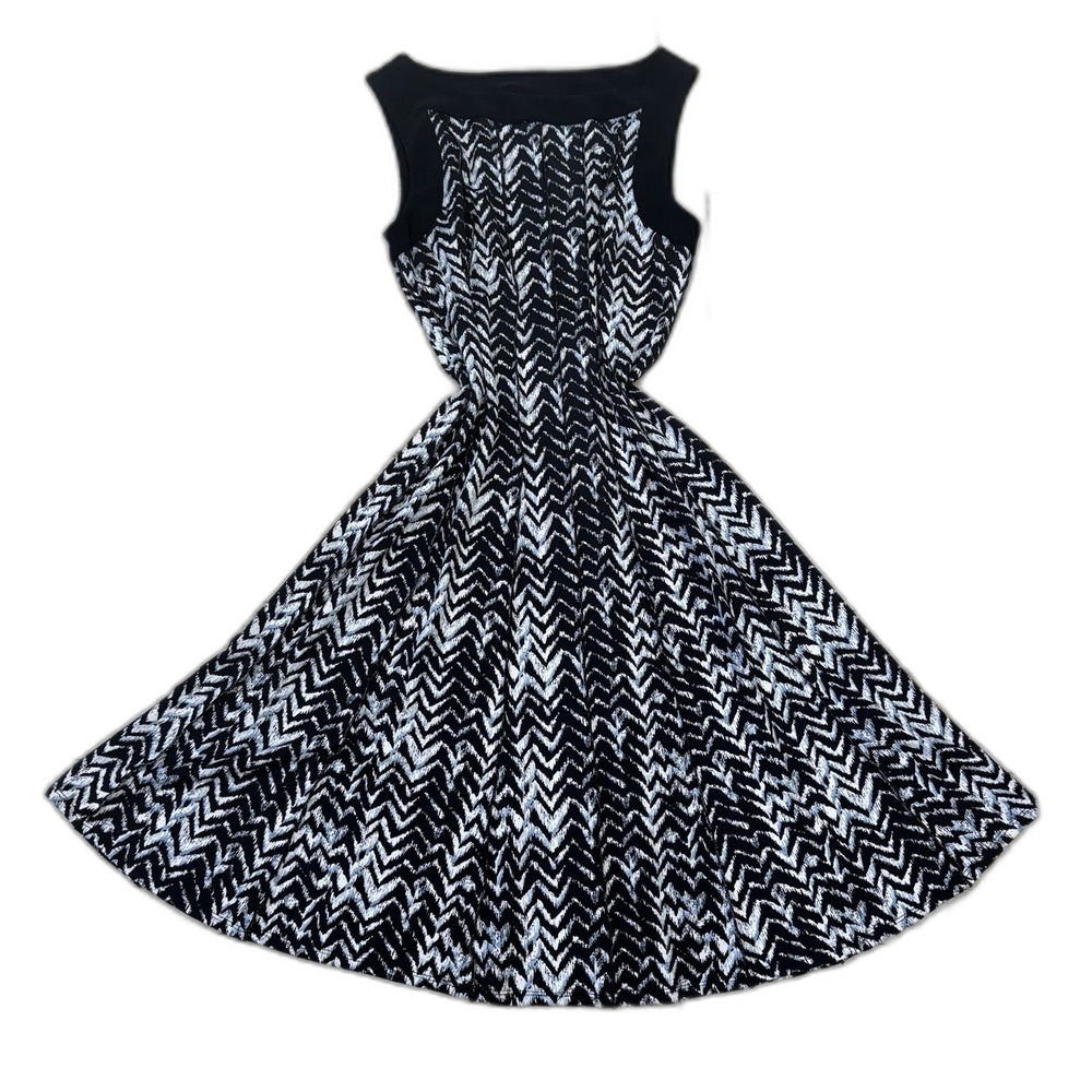 Perceptions New York Dress Women’s MBlack White Floral Sleeveless Pleated A Line